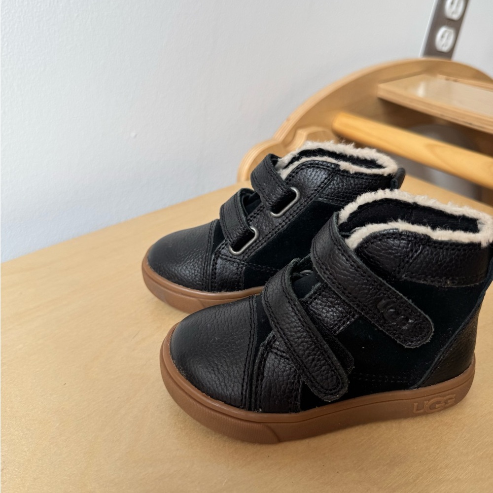 Toddler Black Leather Uggs Rennon II